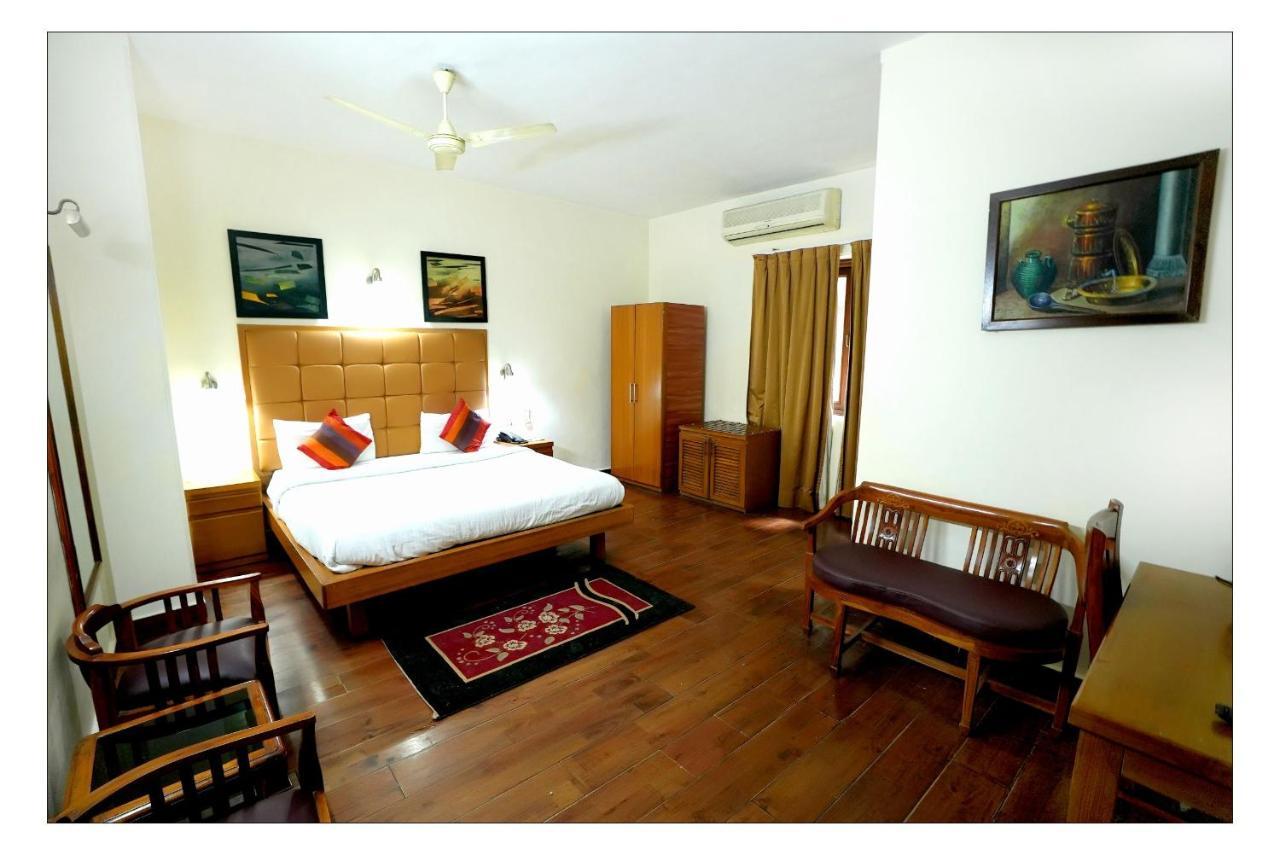 Hotel Oscar - Hauz Khas New Delhi Extérieur photo