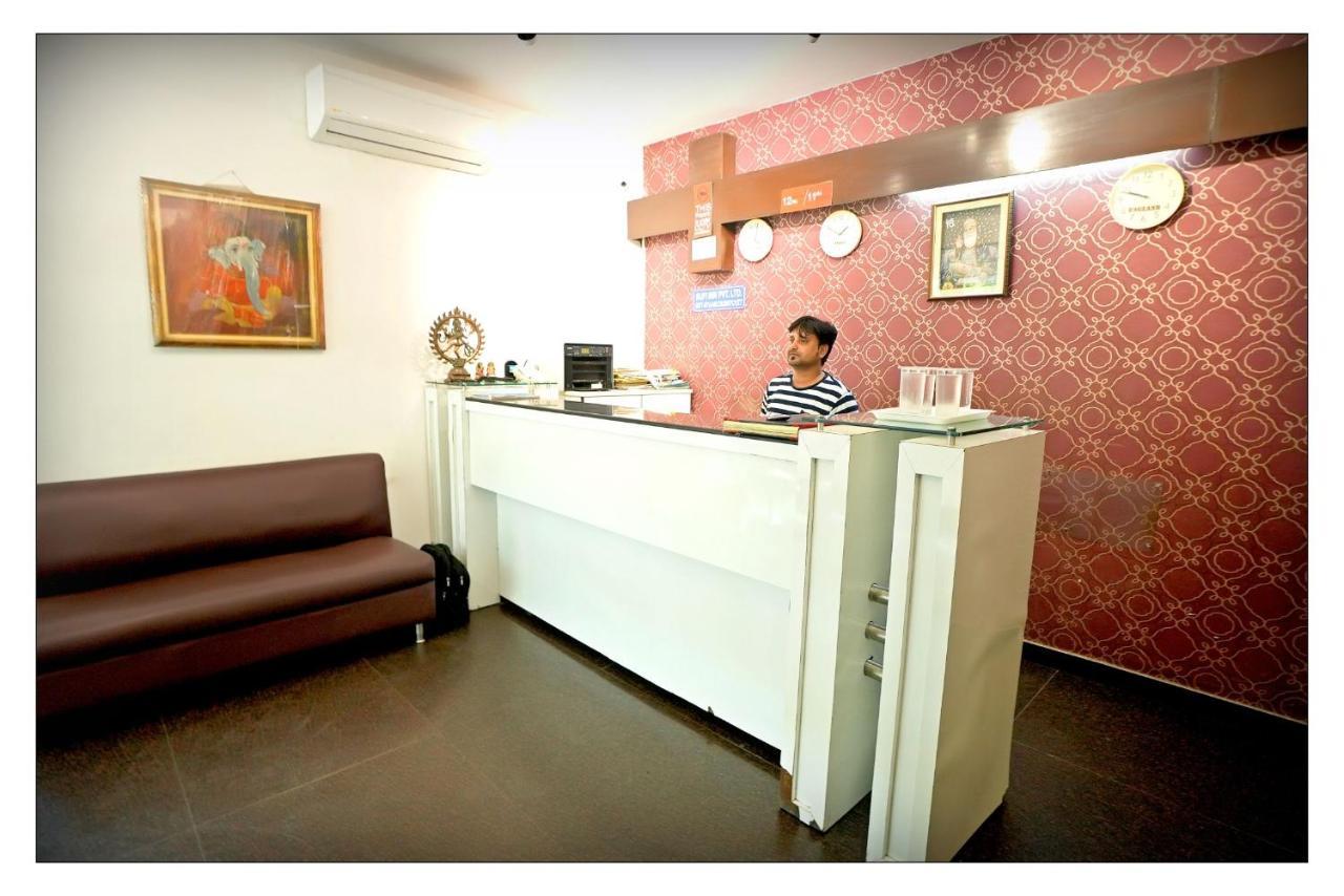 Hotel Oscar - Hauz Khas New Delhi Extérieur photo