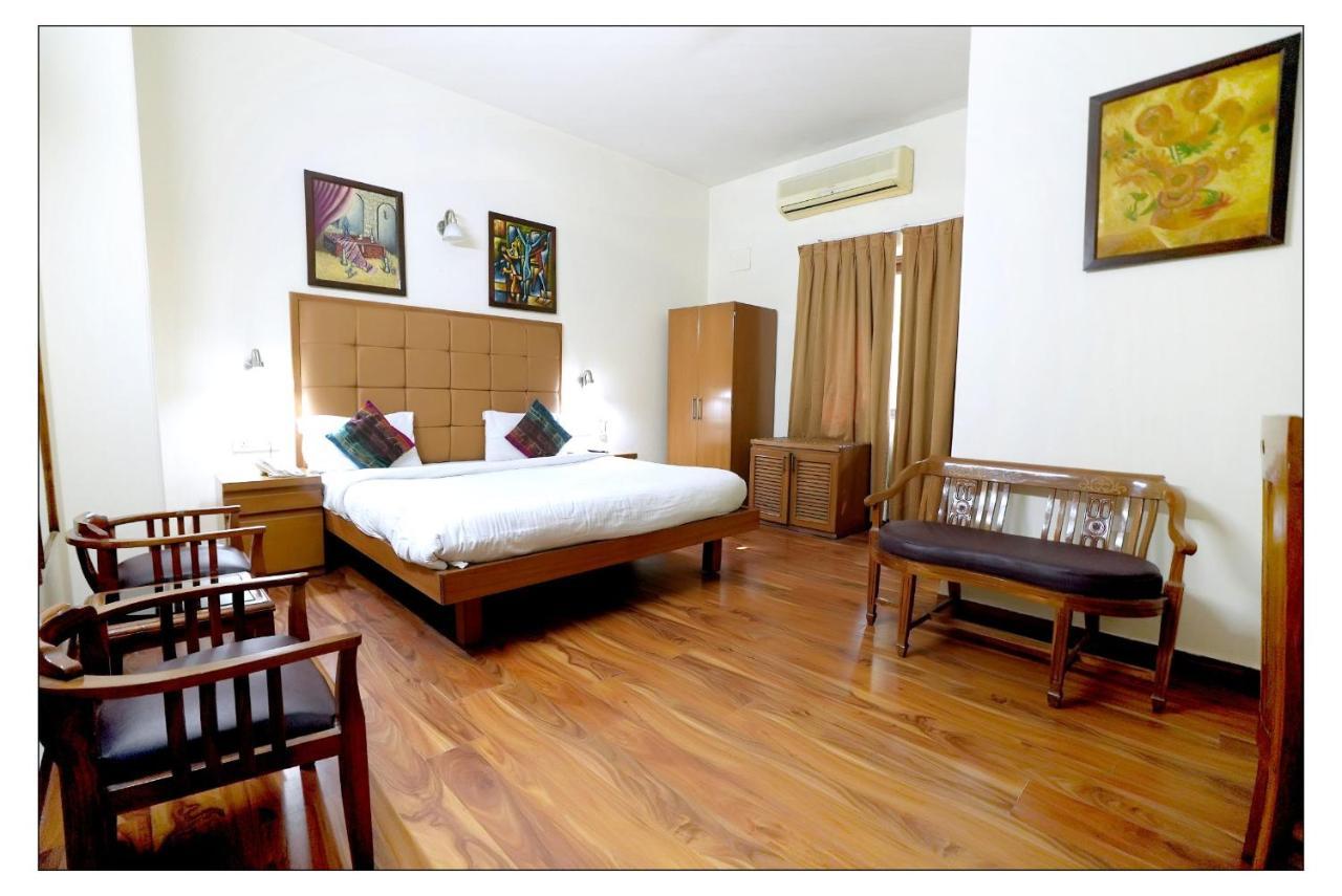 Hotel Oscar - Hauz Khas New Delhi Extérieur photo
