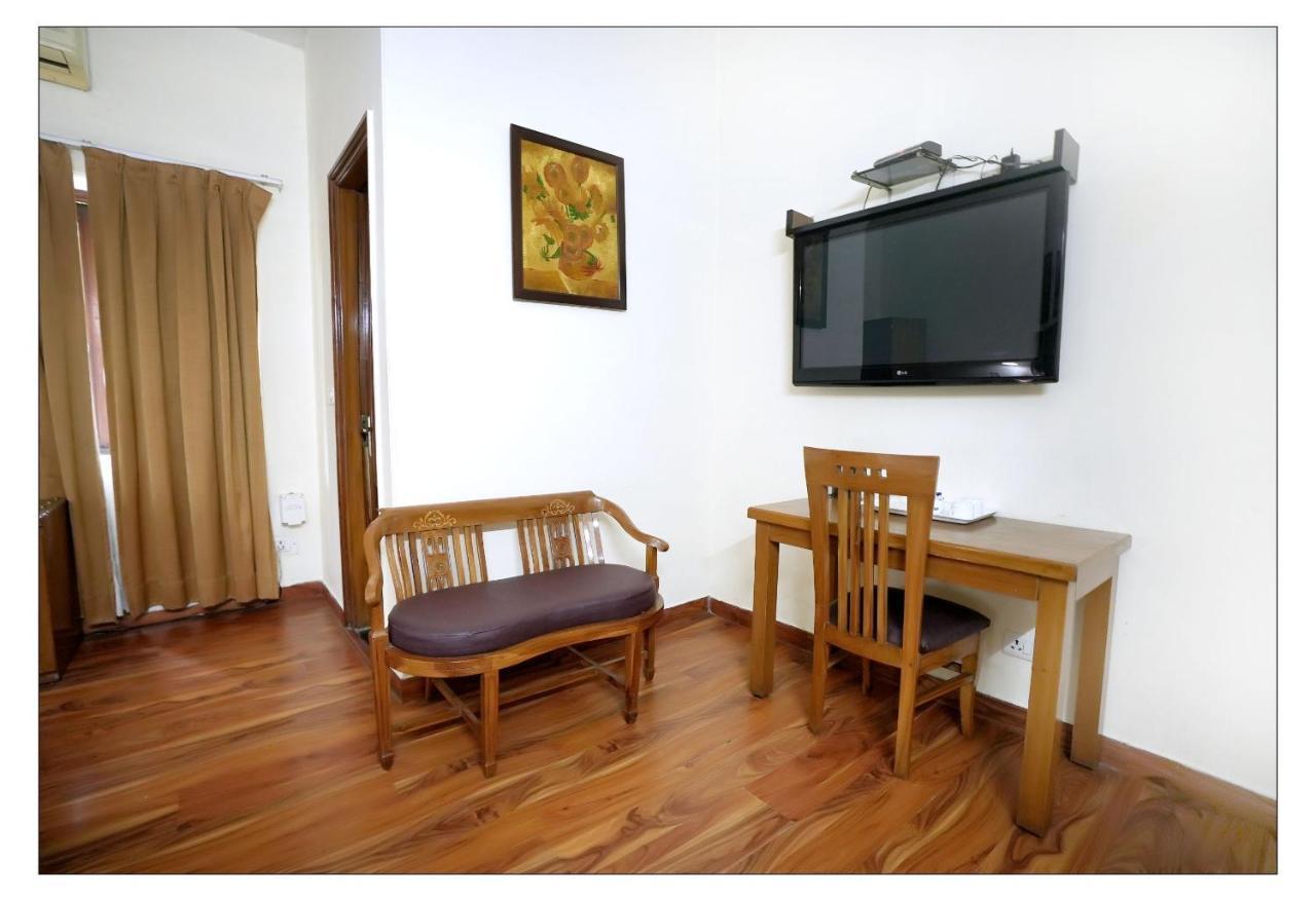 Hotel Oscar - Hauz Khas New Delhi Extérieur photo