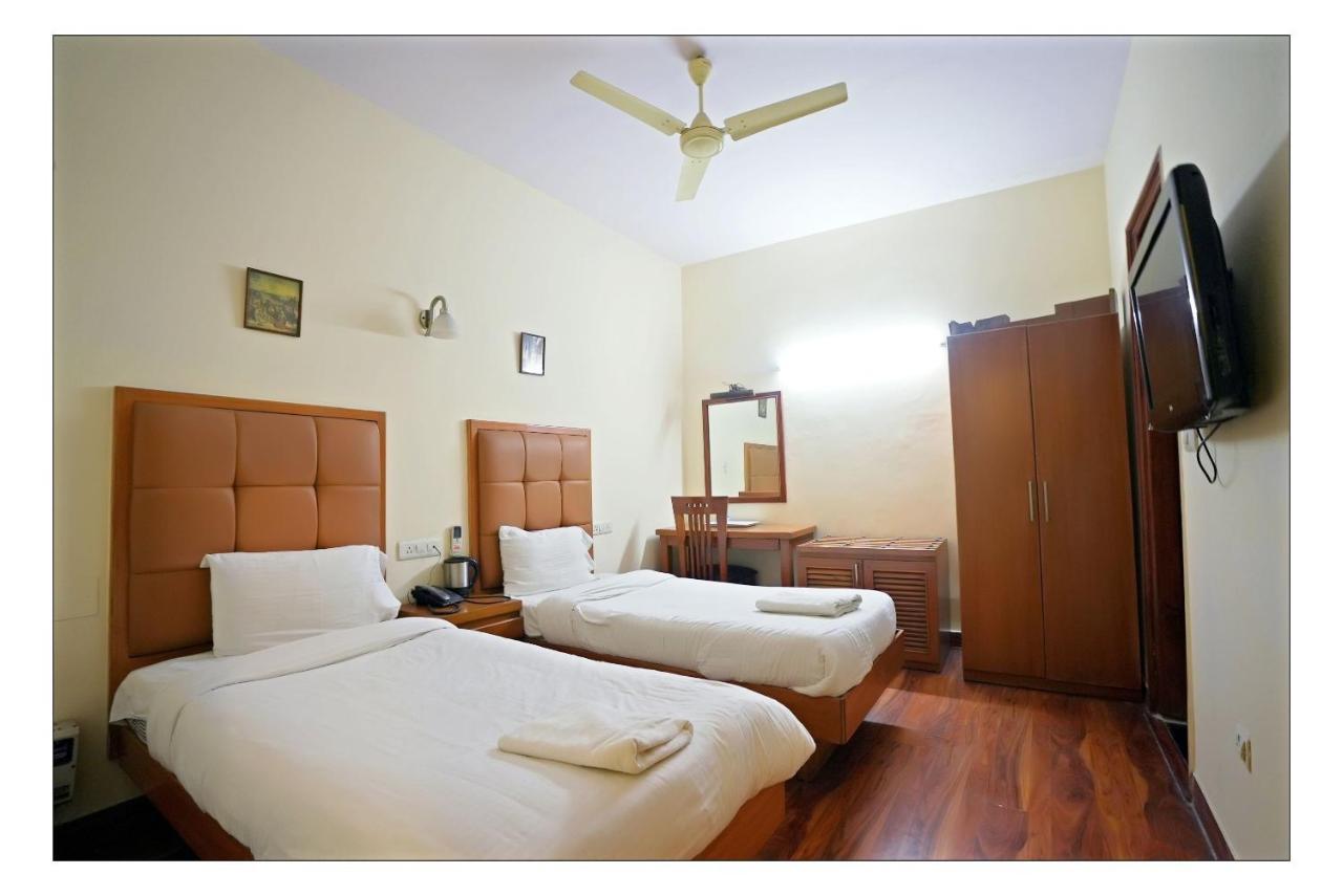 Hotel Oscar - Hauz Khas New Delhi Extérieur photo