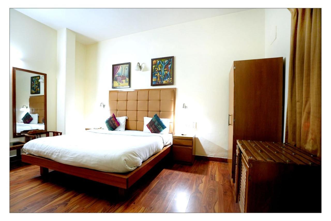 Hotel Oscar - Hauz Khas New Delhi Extérieur photo