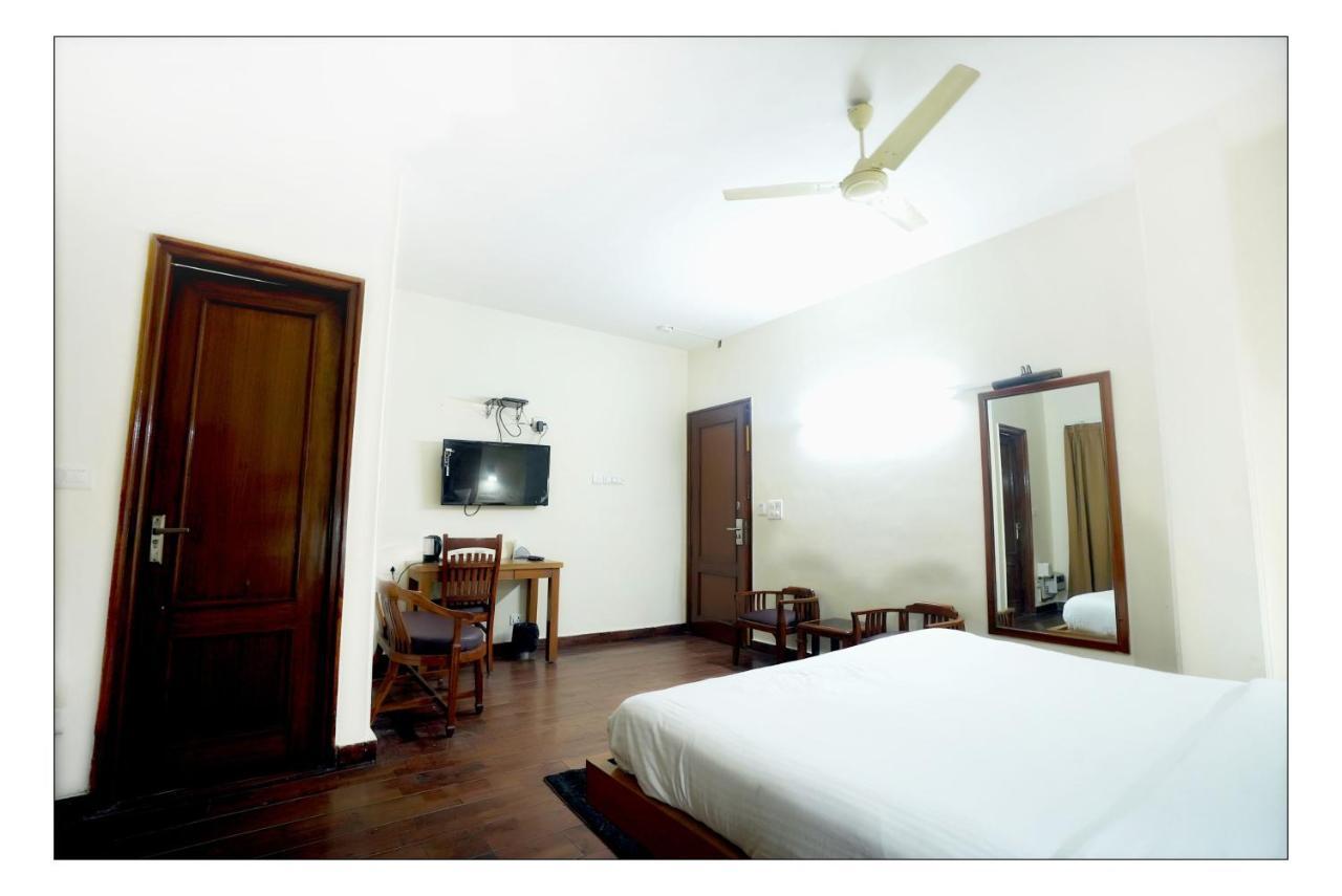 Hotel Oscar - Hauz Khas New Delhi Extérieur photo