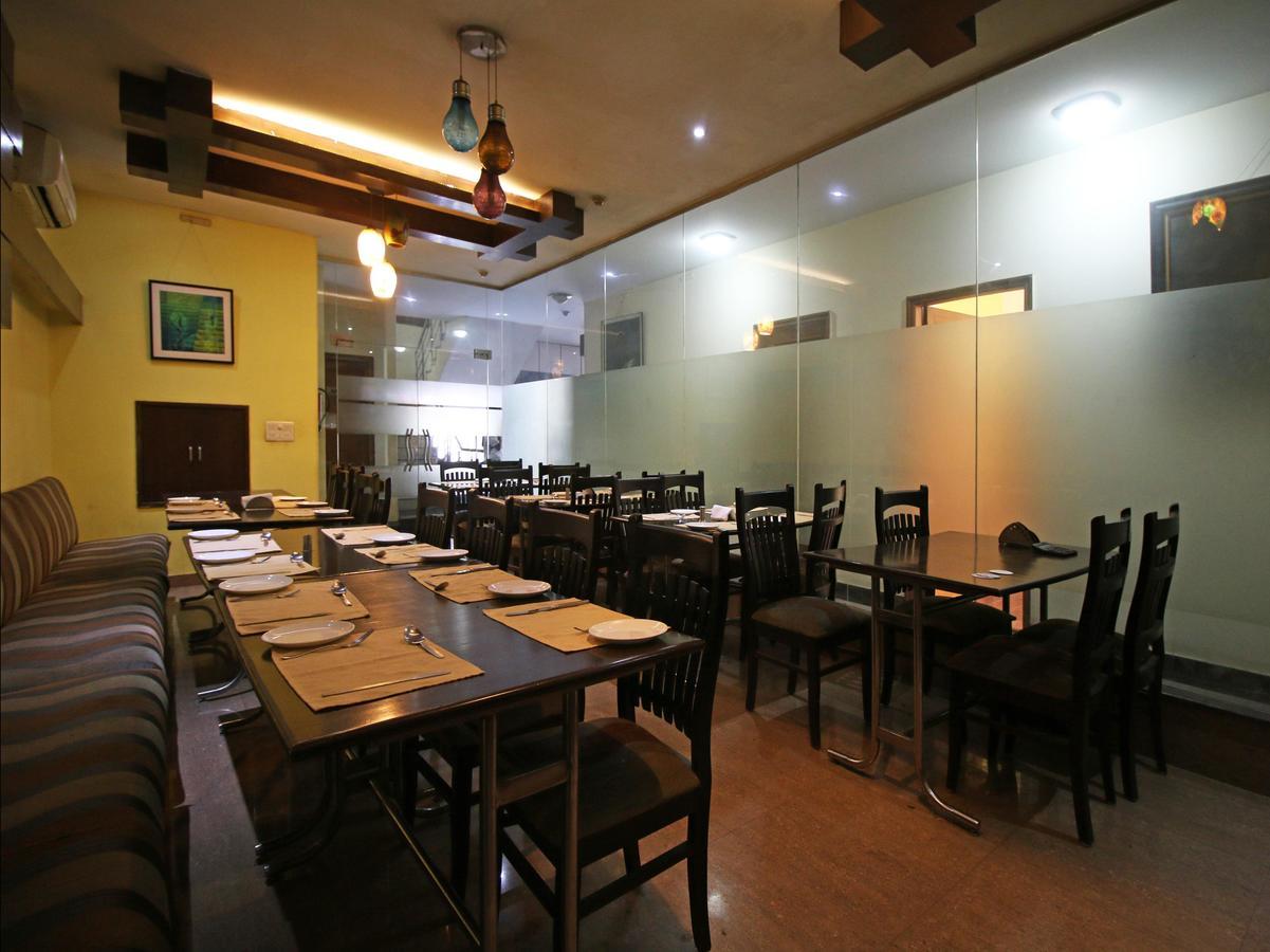 Hotel Oscar - Hauz Khas New Delhi Extérieur photo