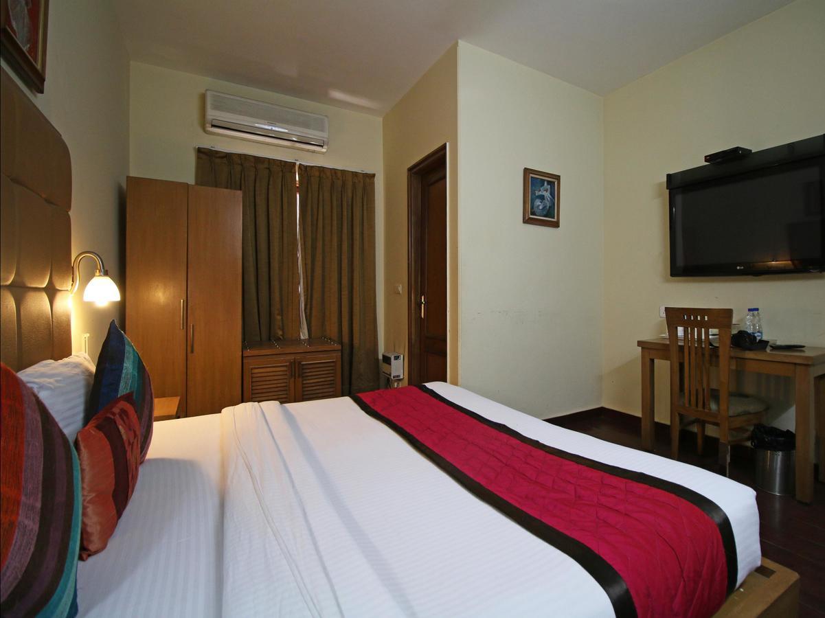 Hotel Oscar - Hauz Khas New Delhi Extérieur photo